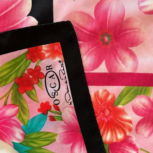 Oscar de la Renta Scarf 21” x 21” 100% Silk - Picture 3 of 7